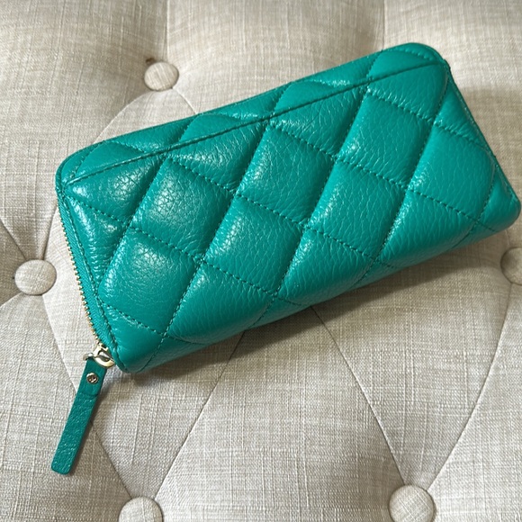 Kate Spade Wallet - Picture 2 of 10